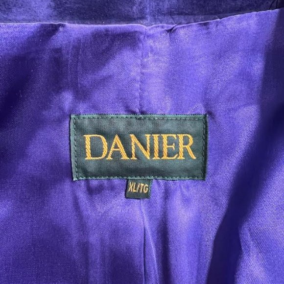 Danier Suede Set - Picture 4 of 10